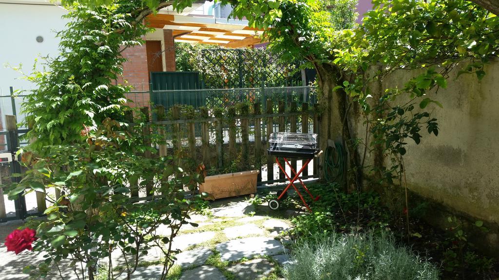 B&B Casa Di Claudia มารีนาดีคาร์รารา ภายนอก รูปภาพ
